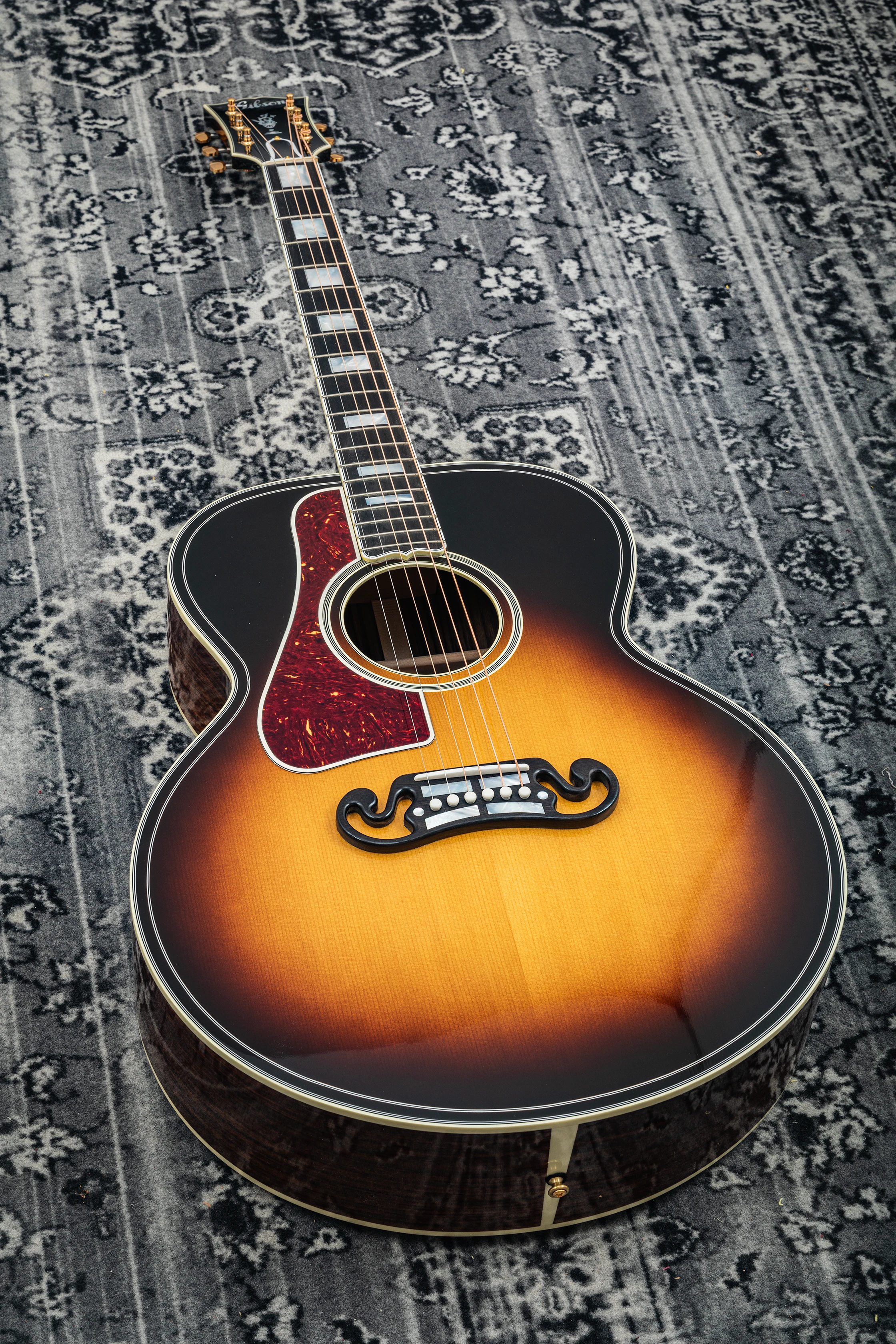 Gibson SJ-200 Classic Custom Shop Vintage Sunburst LEFTHAND B-Stock