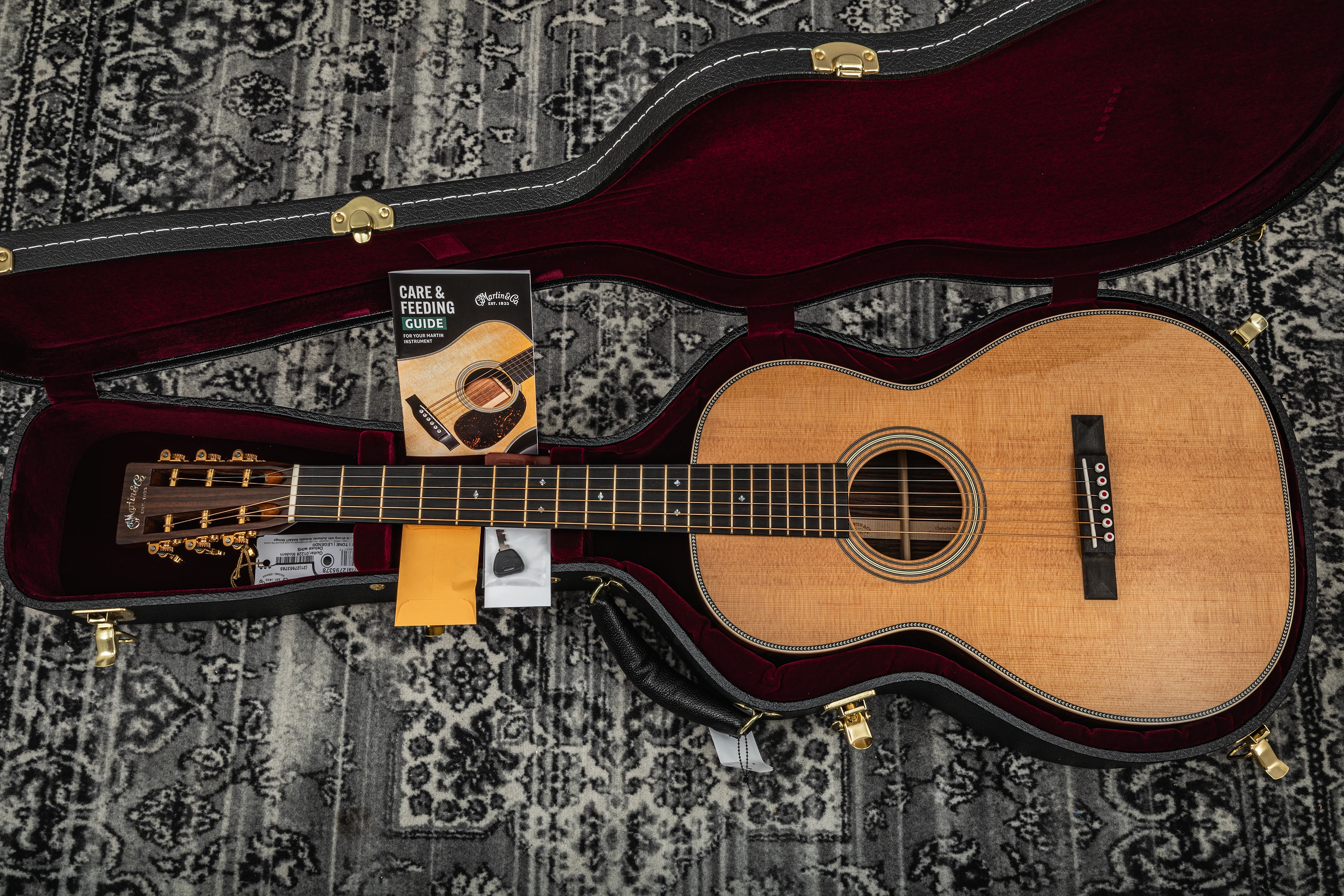 Martin 012-28 Modern Deluxe
