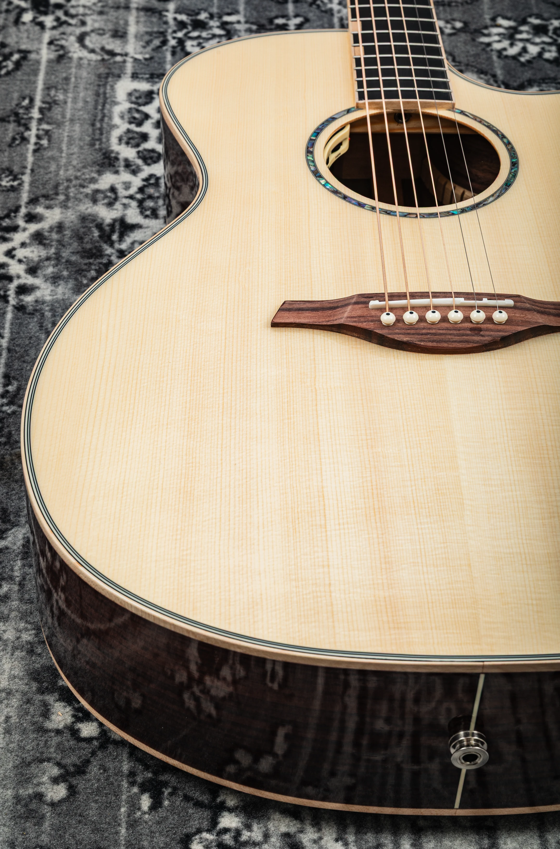 You's Guitars VF23E
