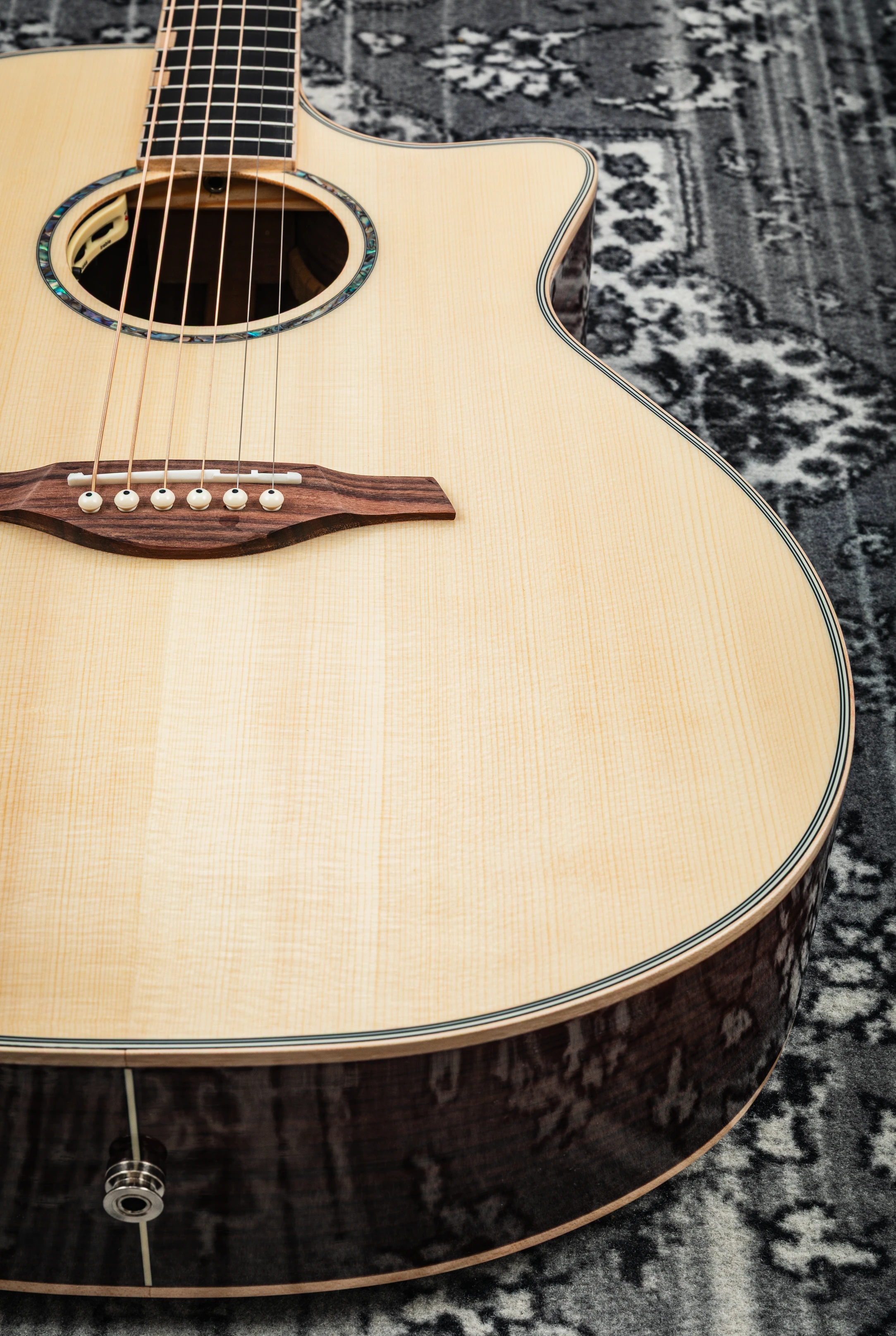 You's Guitars VF23E