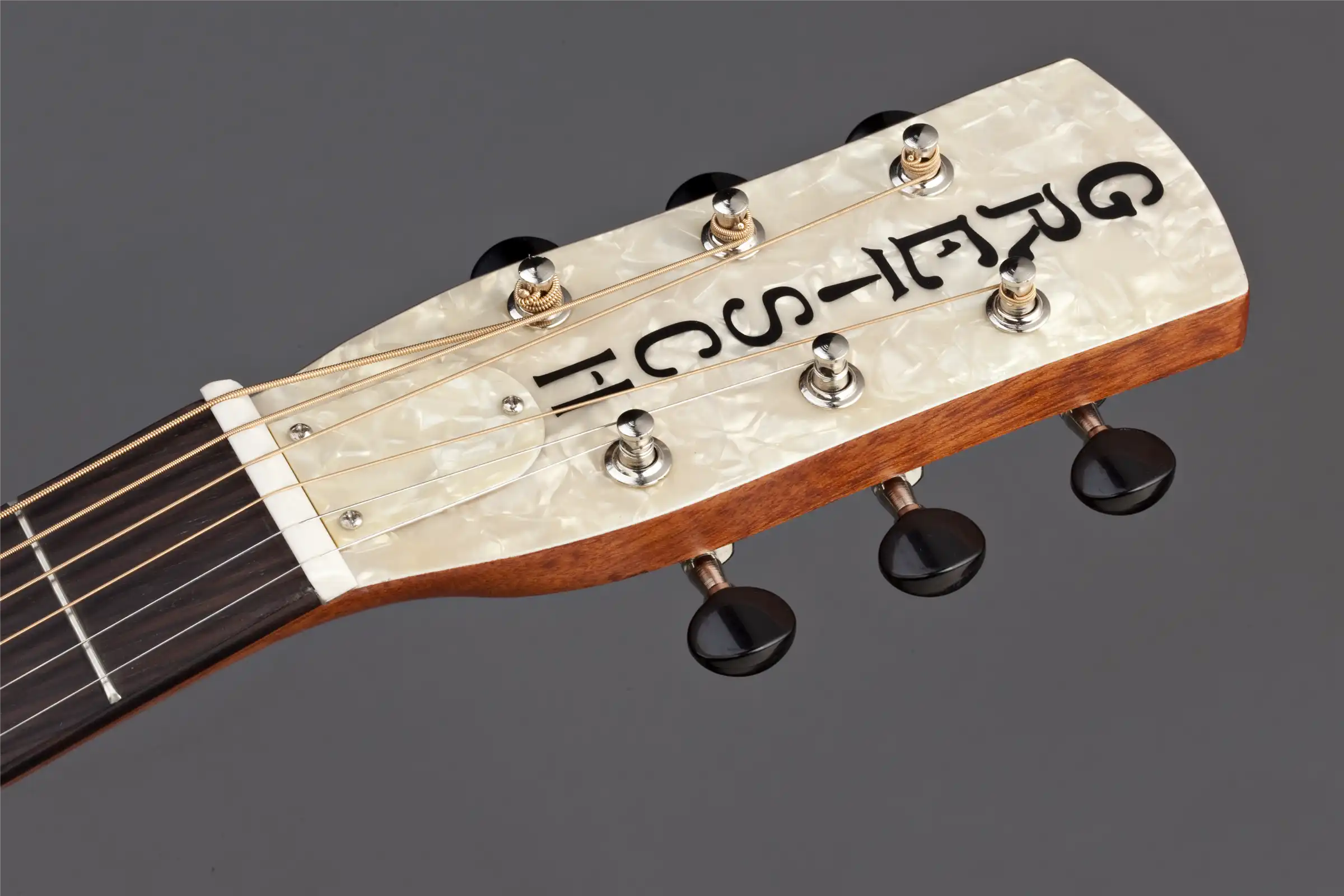 Gretsch G-9200 Boxcar Round-Neck