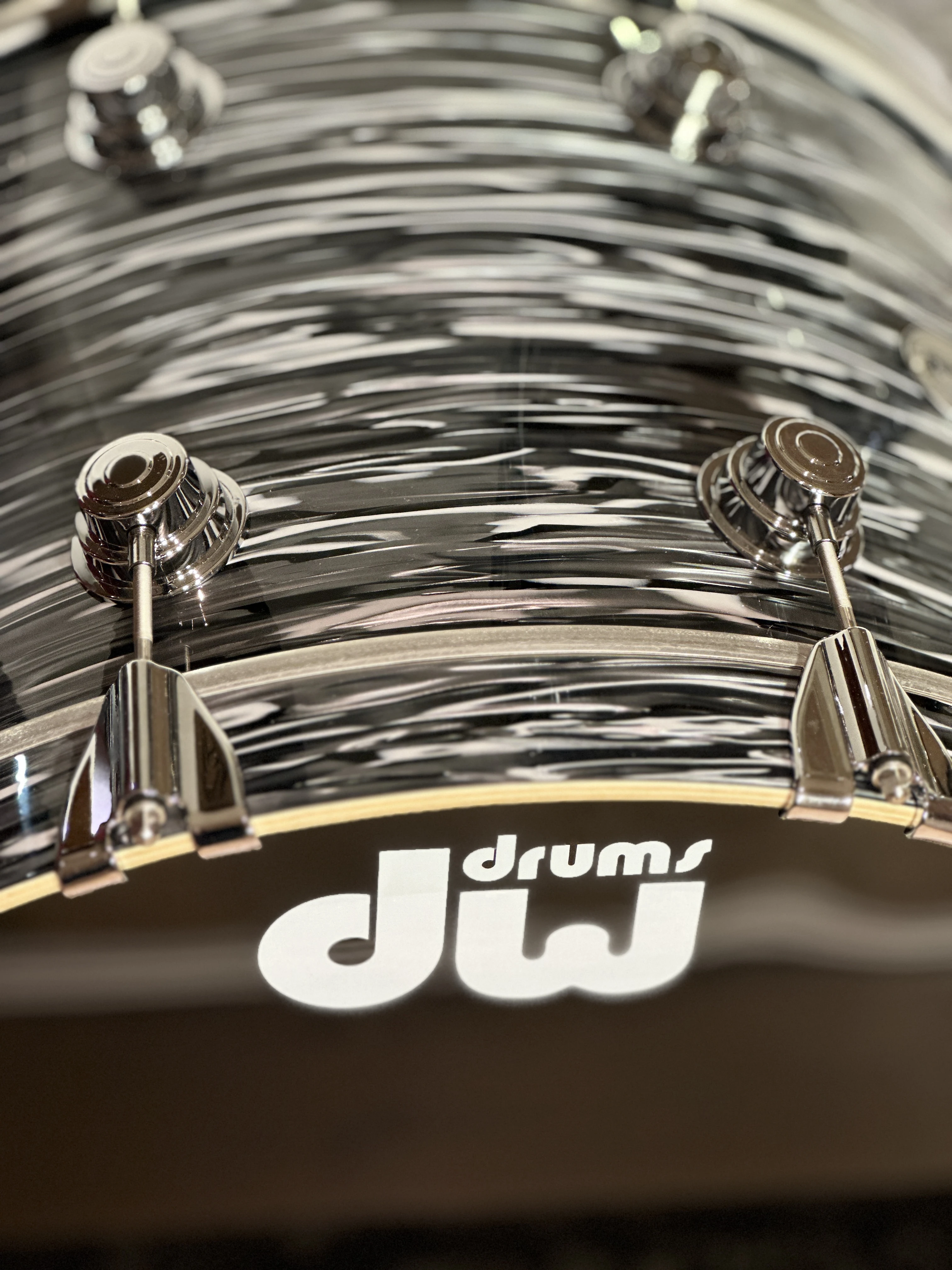 DW Collectors Maple Shell Set 22/12/16 Black Oyster