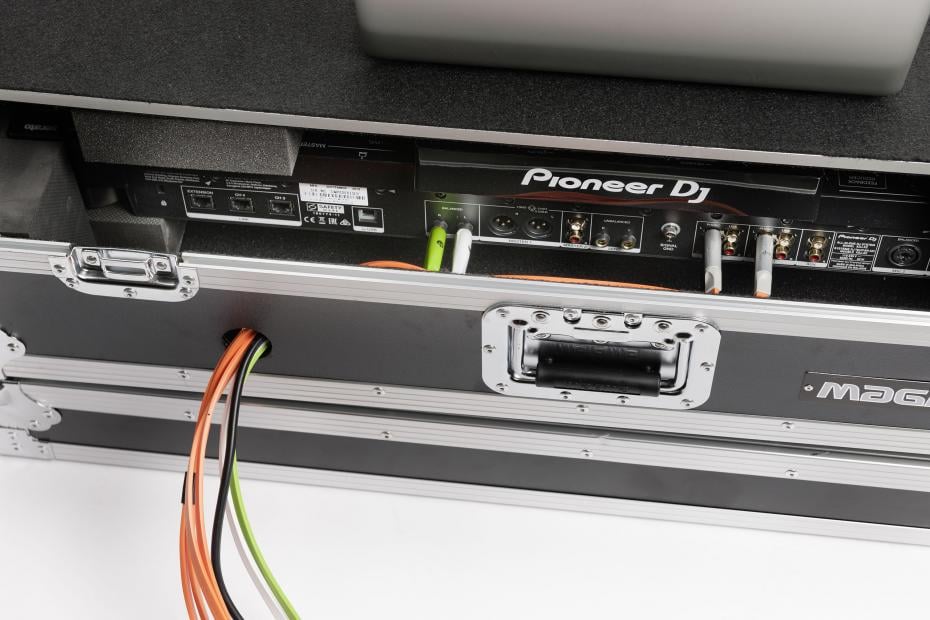 Magma DJ-Controller-Workstation-XDJ-XZ 19