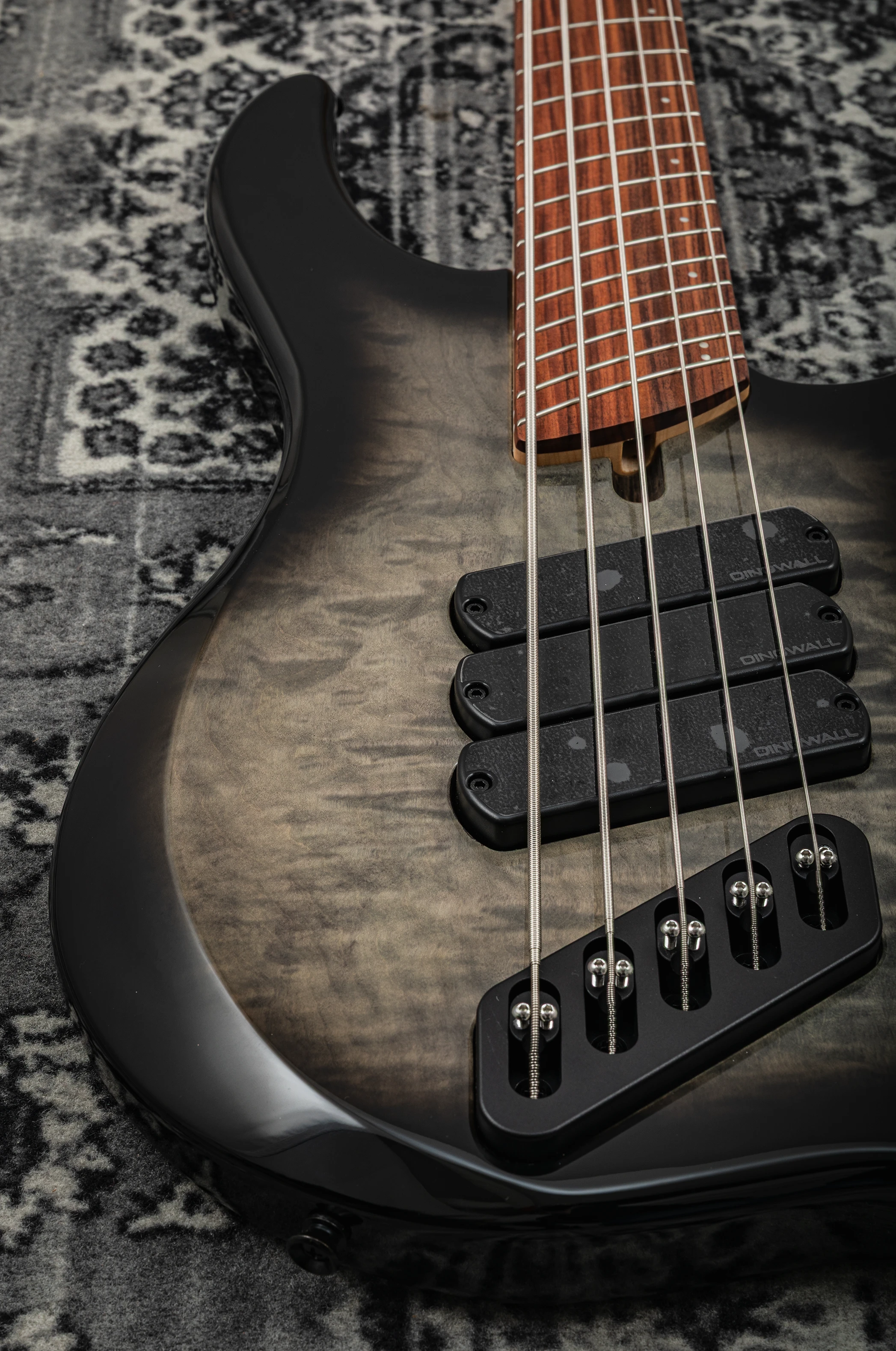 Dingwall Combustion 3 5-str 2 Tone Blackburst