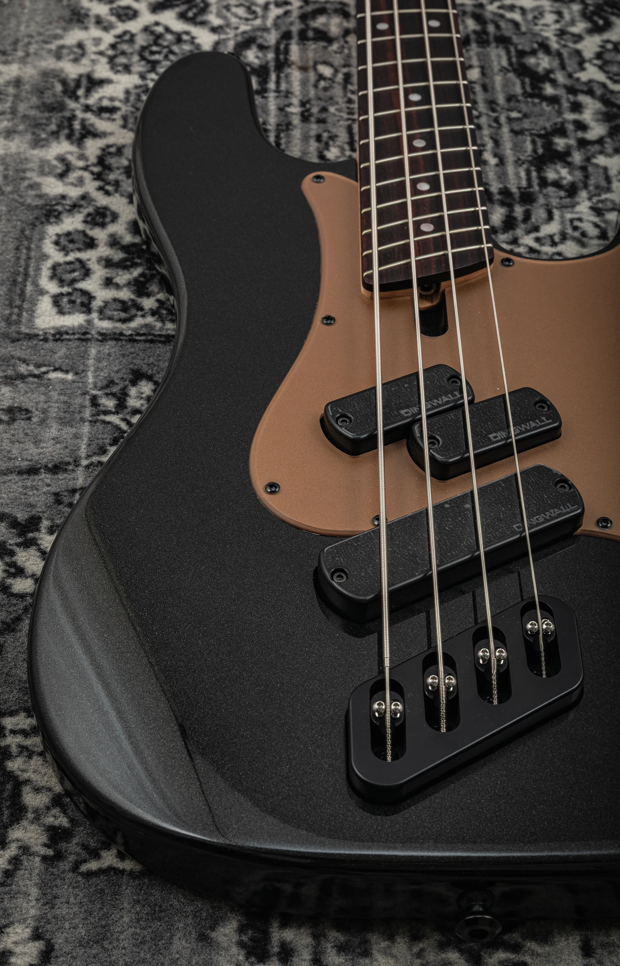 Dingwall SP1 4 String Metallic Black Gloss