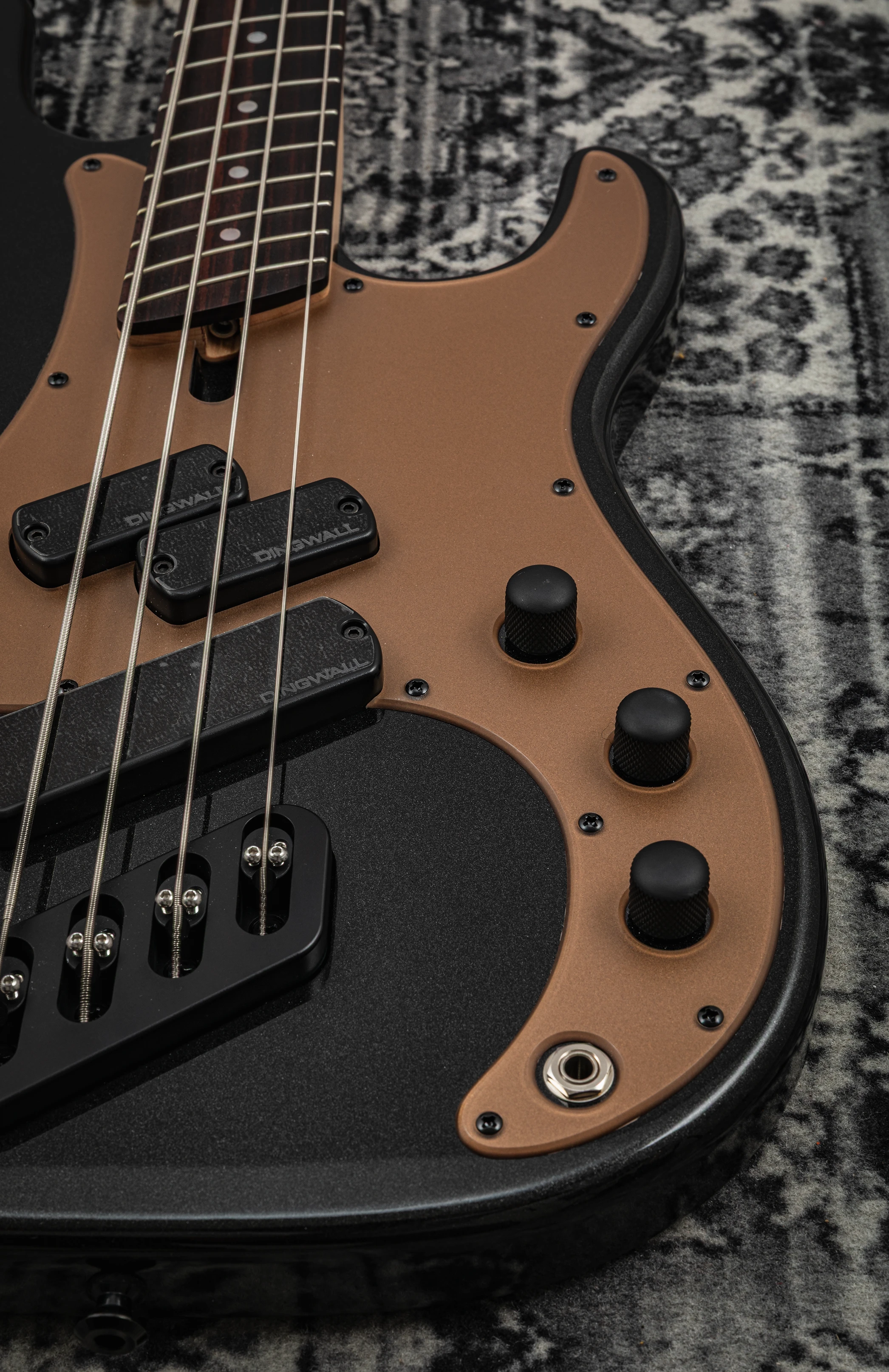 Dingwall SP1 4 String Metallic Black Gloss