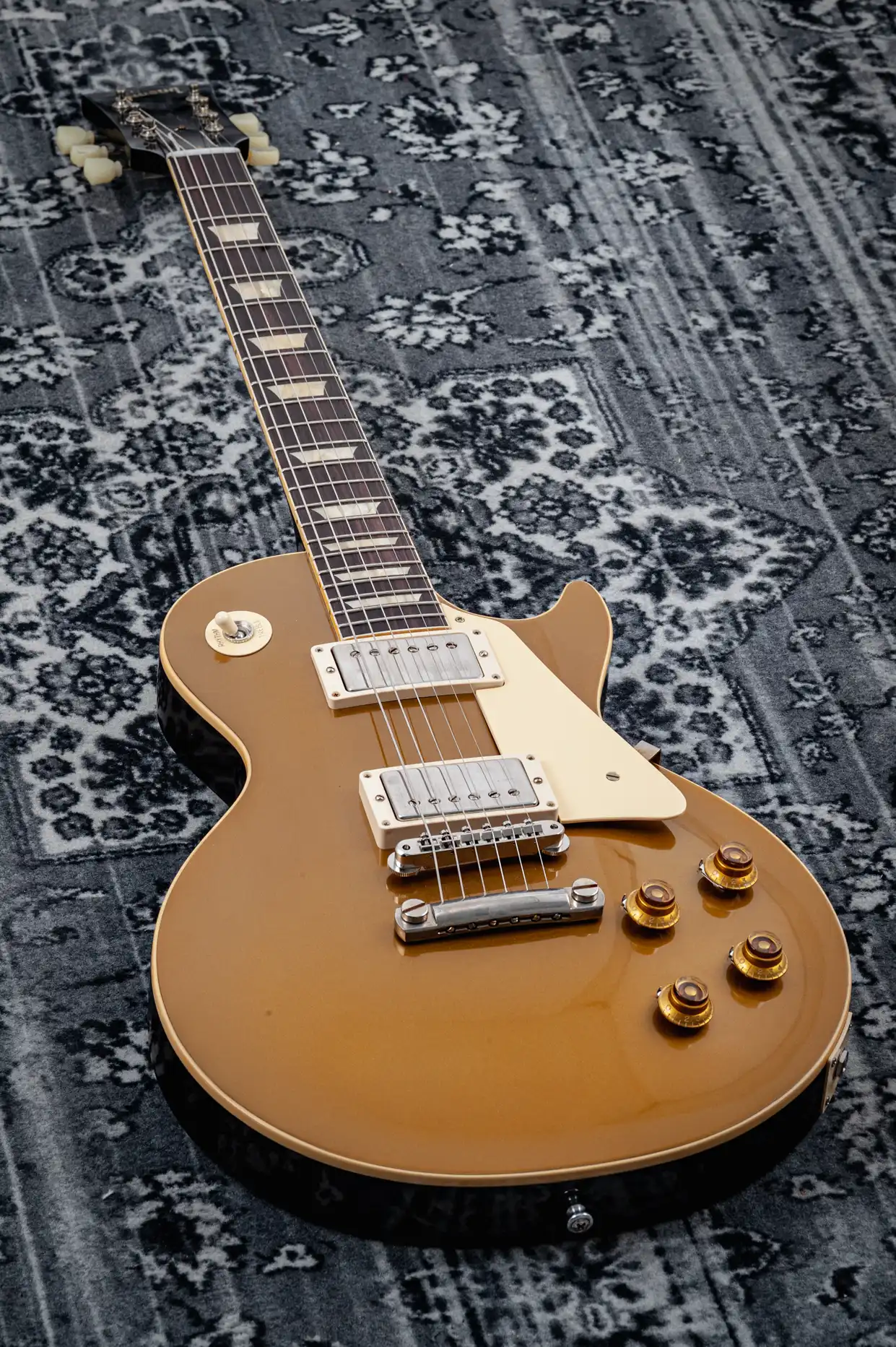 Gibson 1957 Les Paul Gold Top Darkback Reissue VOS