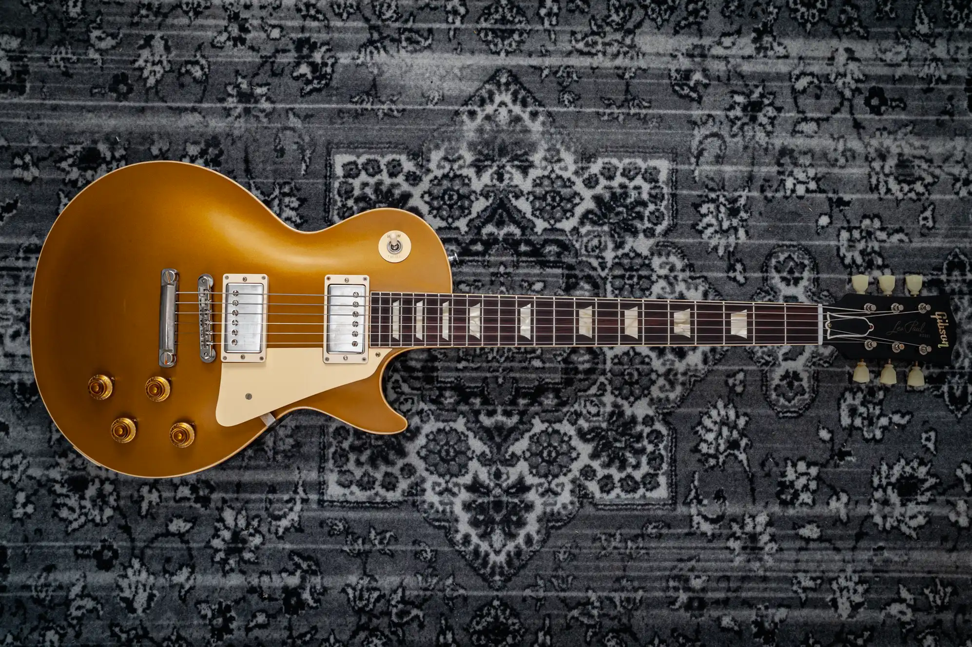 Gibson 1957 Les Paul Gold Top Darkback Reissue VOS