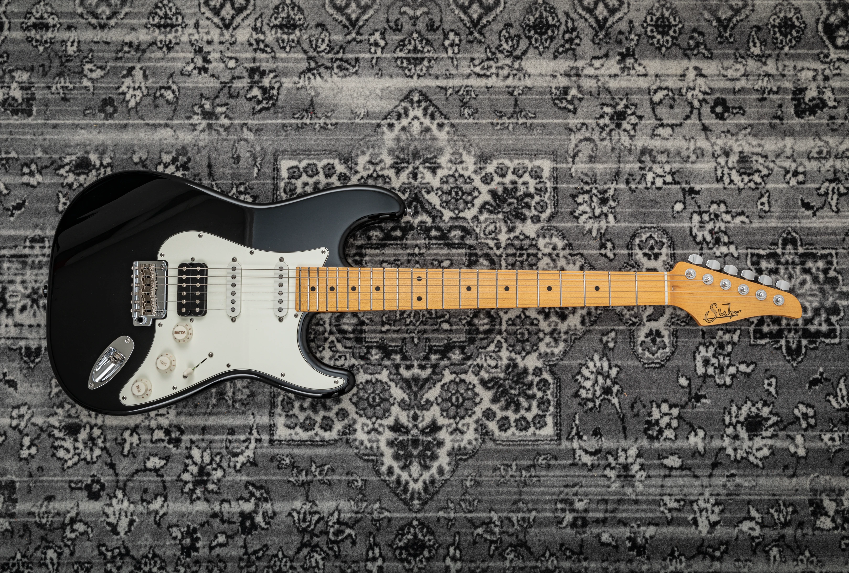 Suhr Classic S HSS blk/mn