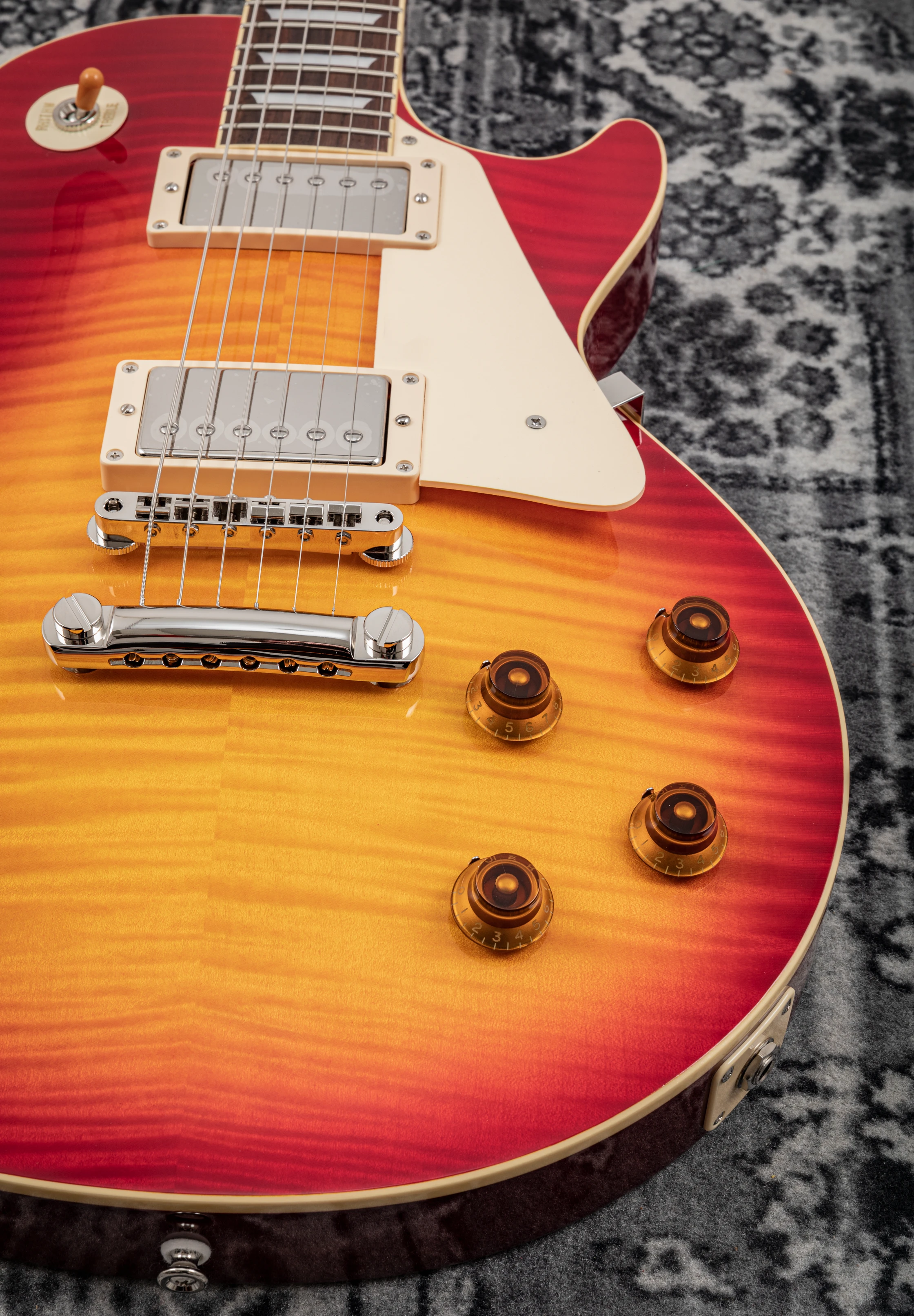 Tokai LS136F CS LP cherry sb/rw