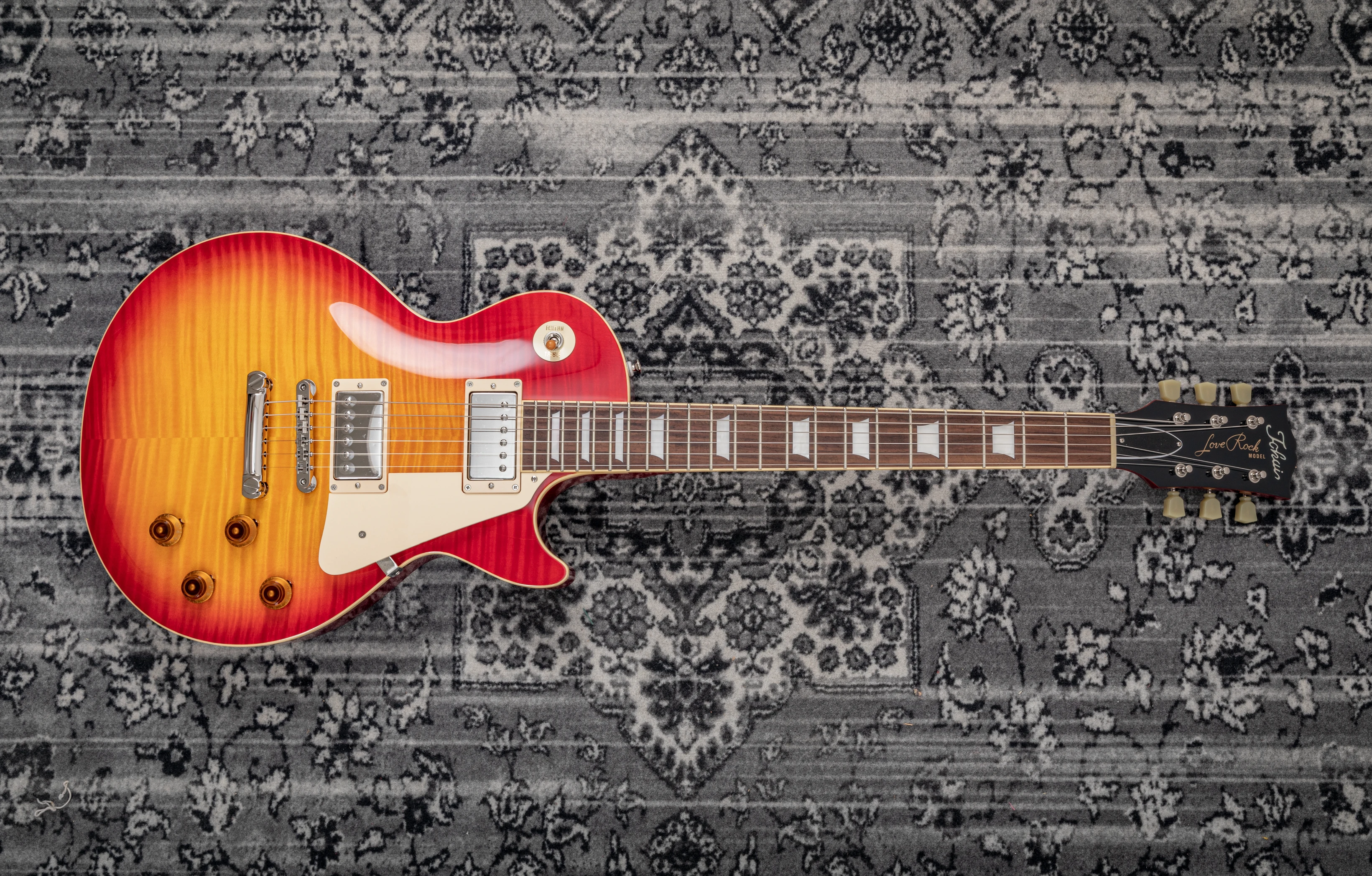 Tokai LS136F CS LP cherry sb/rw