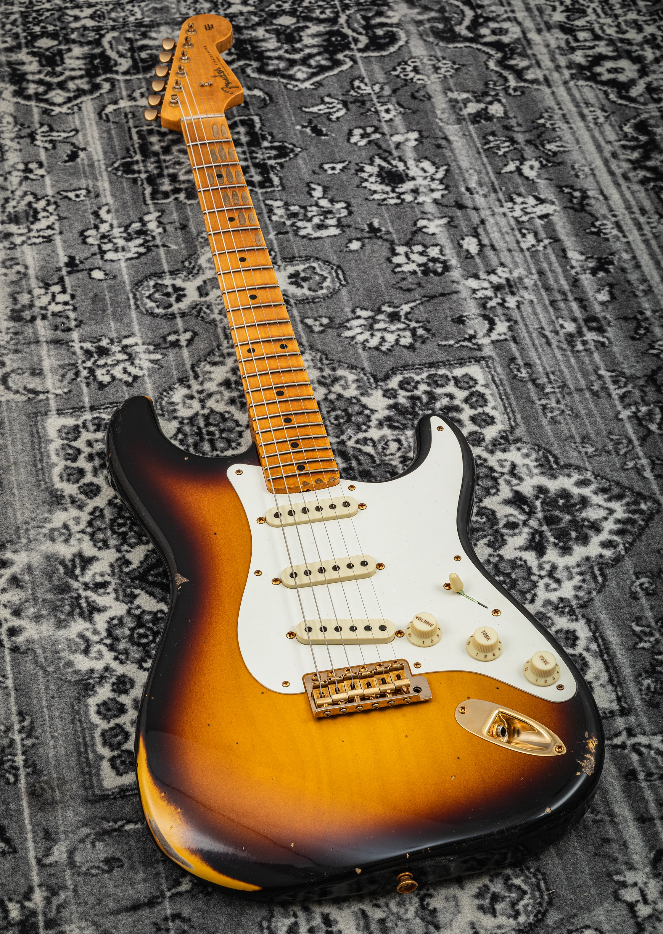 Fender Strat 1957 Limited Edition Relic faded Aged 2-Color SB