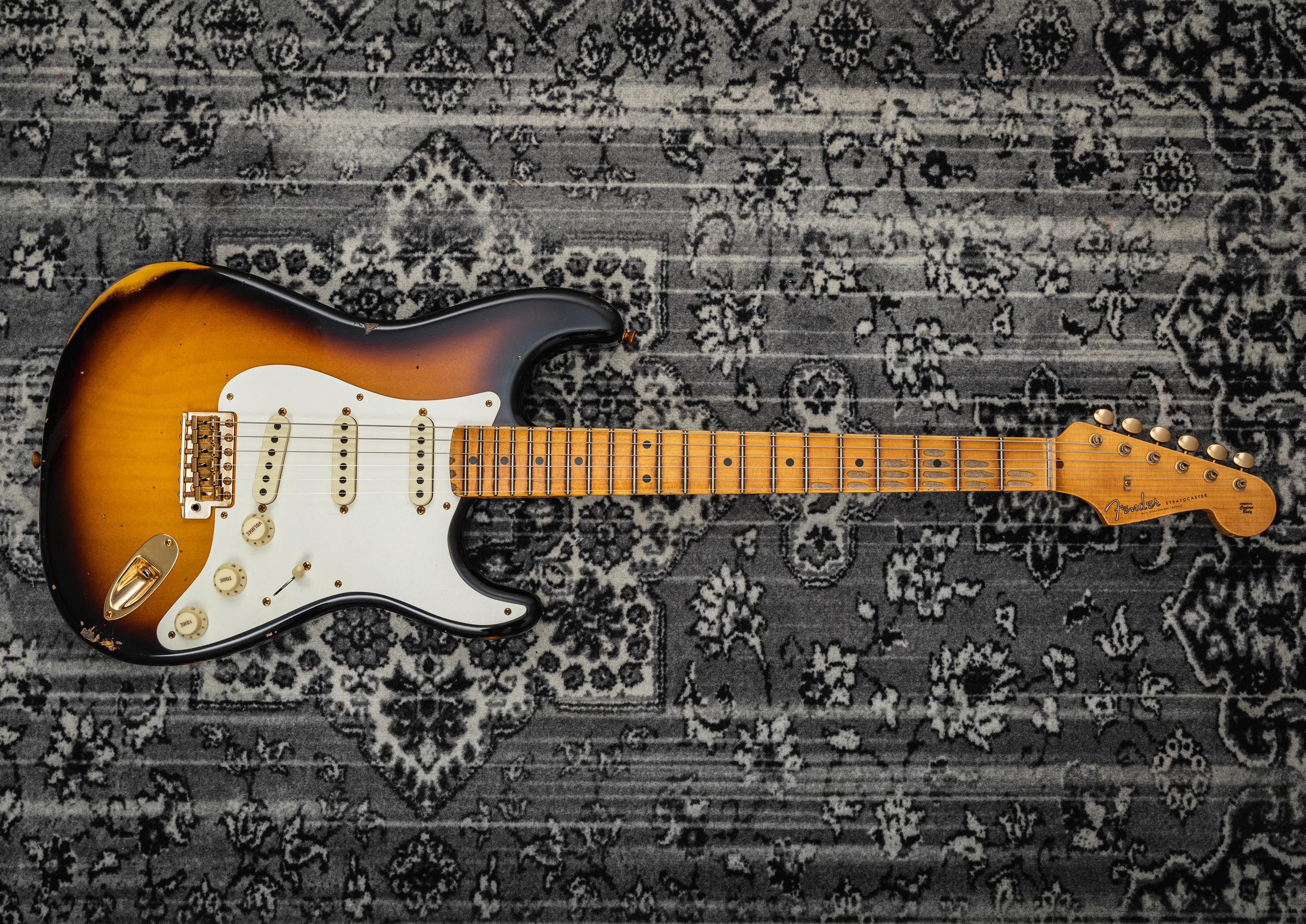Fender Strat 1957 Limited Edition Relic faded Aged 2-Color SB