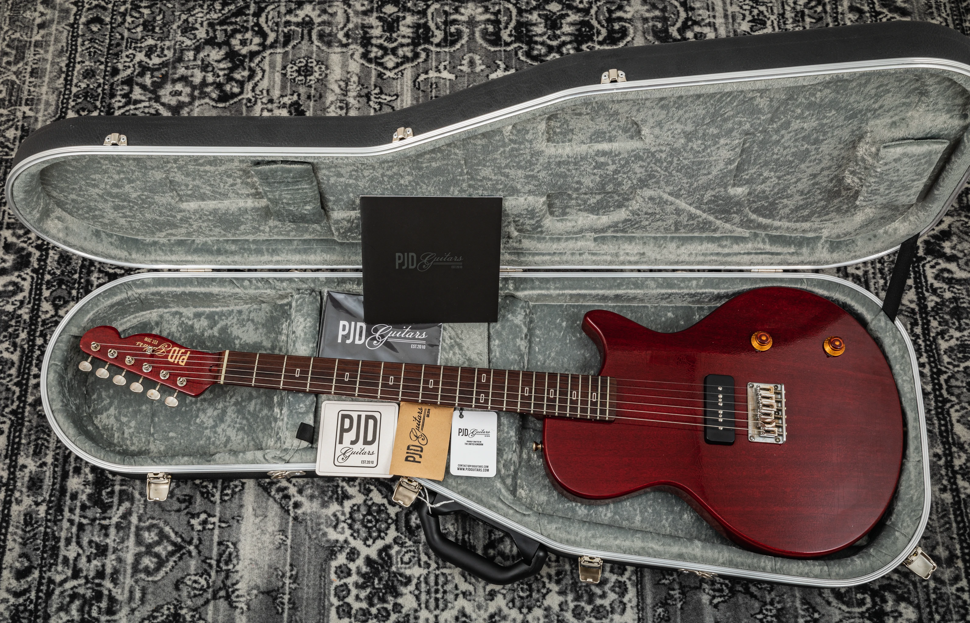 PJD Guitars Carey Apprentice wine red relic