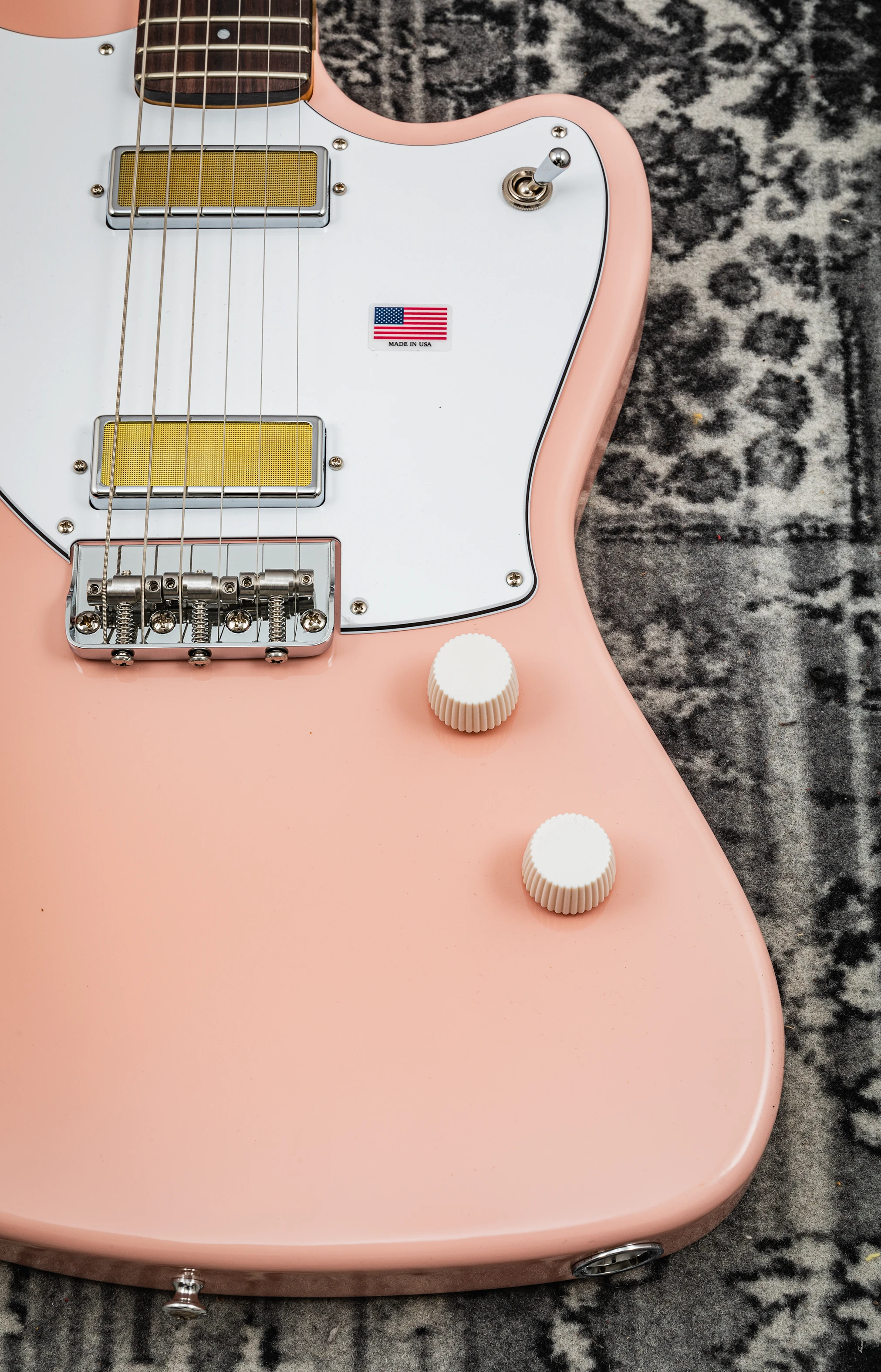 Harmony Guitars Silhouette Limited Edition shell pink