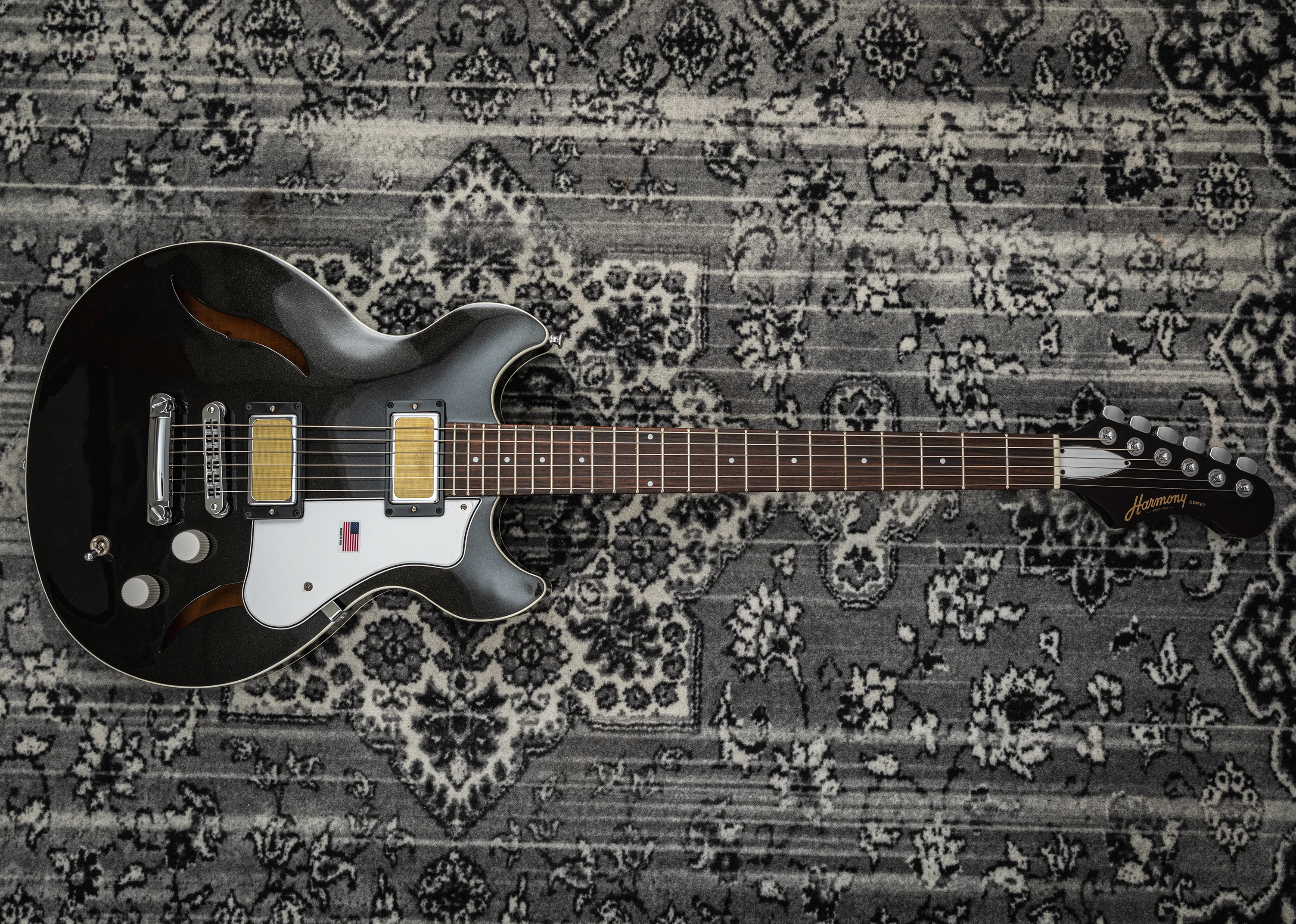 Harmony Guitars Comet space black inkl Mono Bag