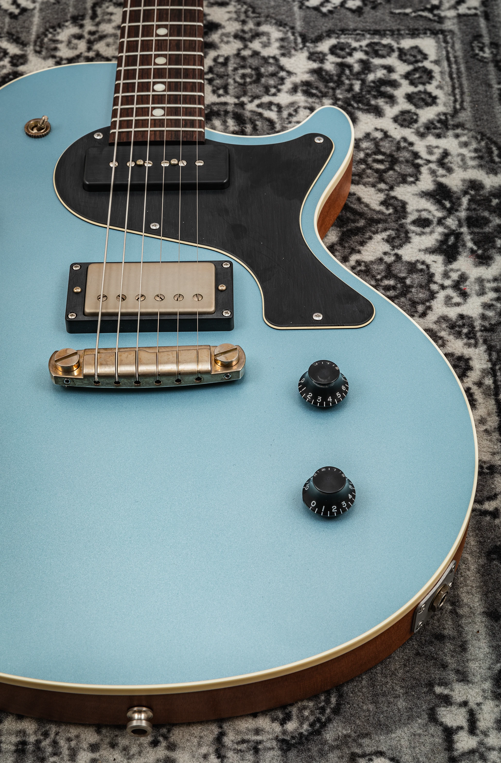 Nik Huber Guitars Krautster II Ice Blue