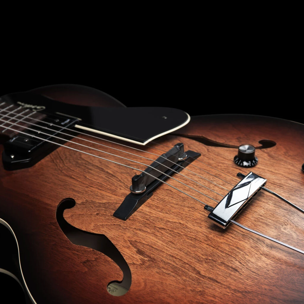 Godin 5th Avenue Kingpin P90 vintage burst