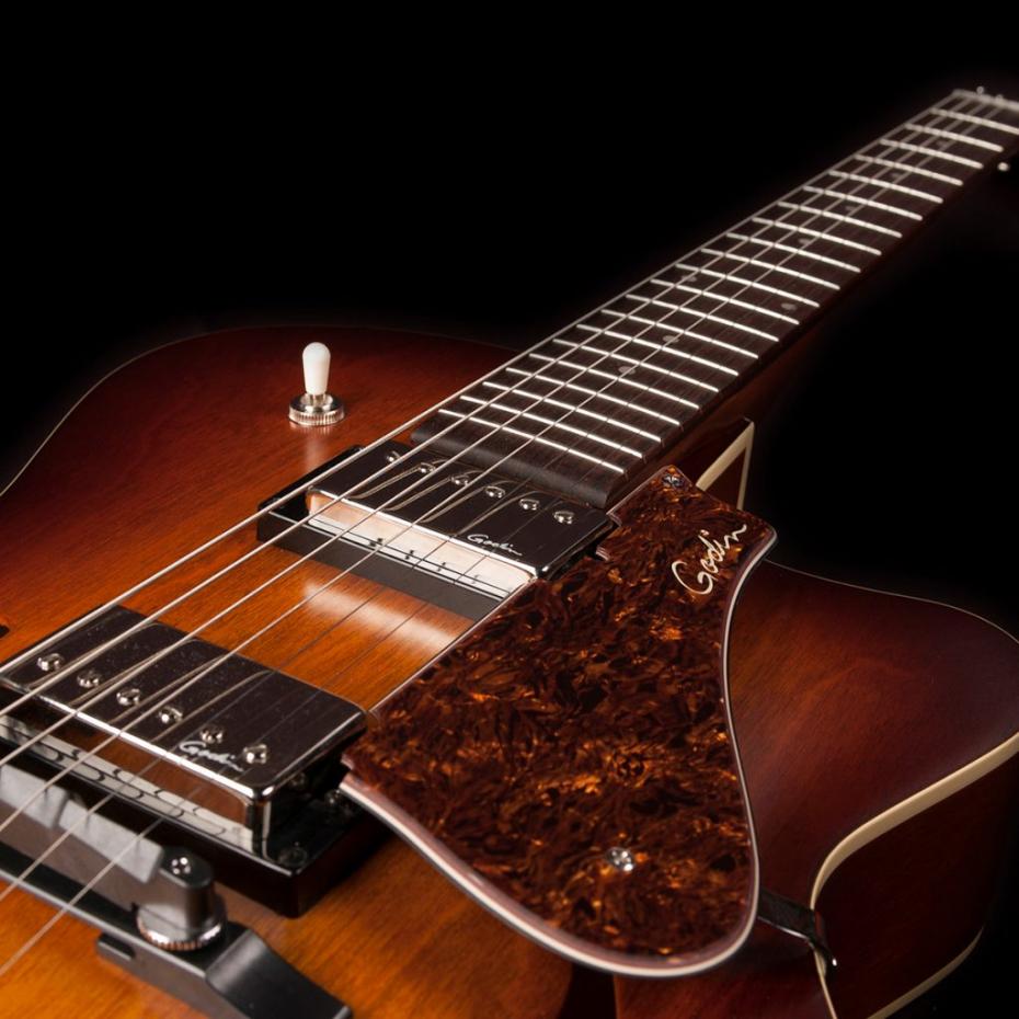 Godin 5th Avenue CW Kingpin II HB cognac burst