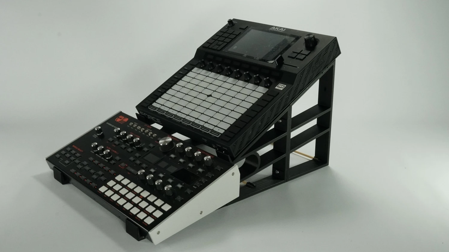Coverup Triple tier synth stand 320