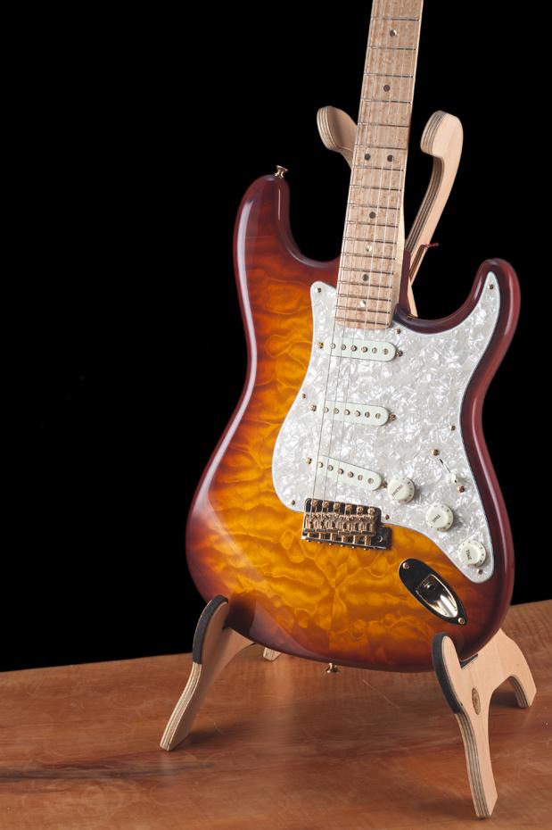 Kajoku E-Gitarren Ständer BUCHE