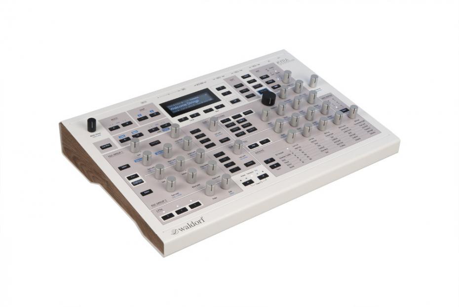 Waldorf Kyra VA-Synth Desktop Aussteller