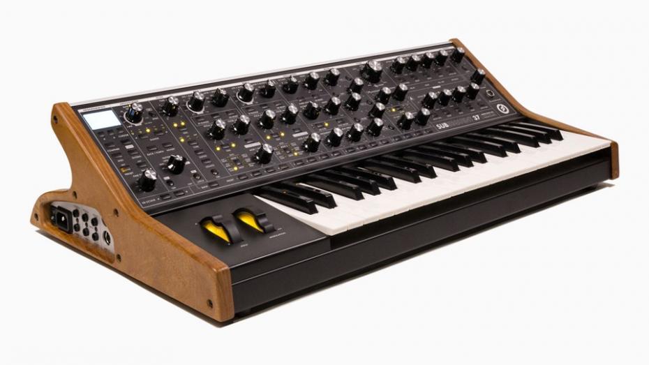 Moog Subsequent 37