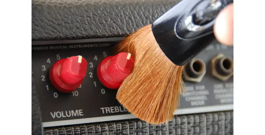 MusicNomad The Nomad Tool All-In-One String/Body/Hardware Cleaner